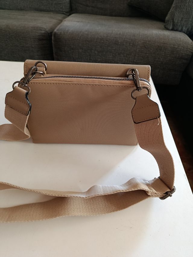 Bolso beige hombre