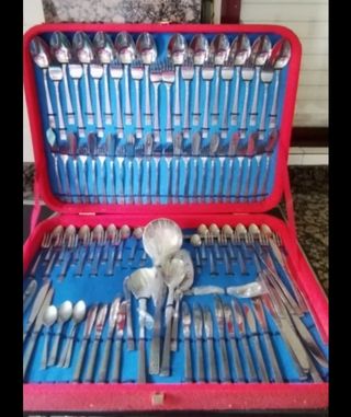 Cubertería 70 piezas