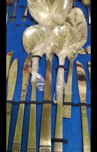 Cubertería 70 piezas