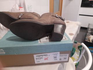 Botines Mustang marrón, talla 36