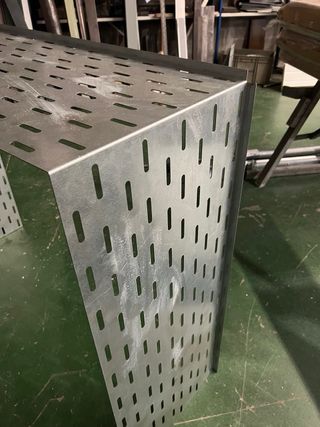 CHAPA PLEGADA PERFORADA