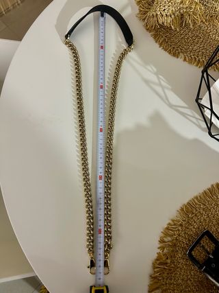 Bolso Piollini negro - cadena dorada