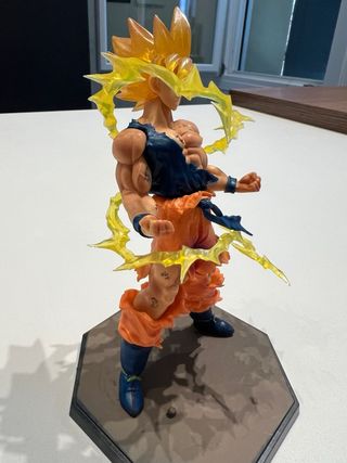 Statua Goku Super Saiyan Bandai