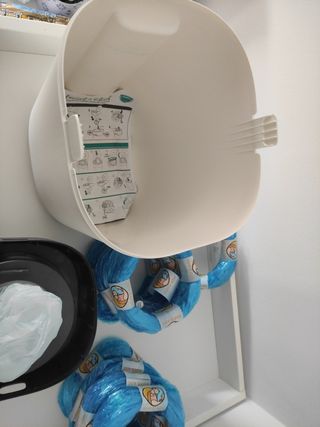 Papelera pañales Tommee Tippee + recambios