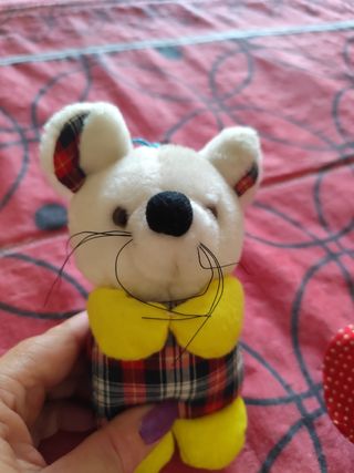 4 Peluches: Conejo, Gato, Ratón, Pato