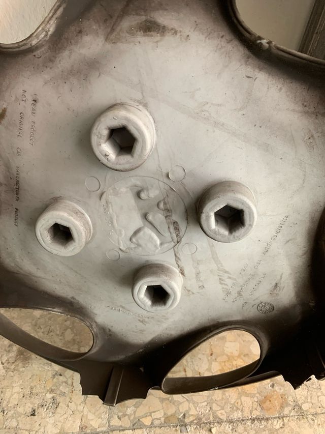 Copri cerchio Peugeot - Usato