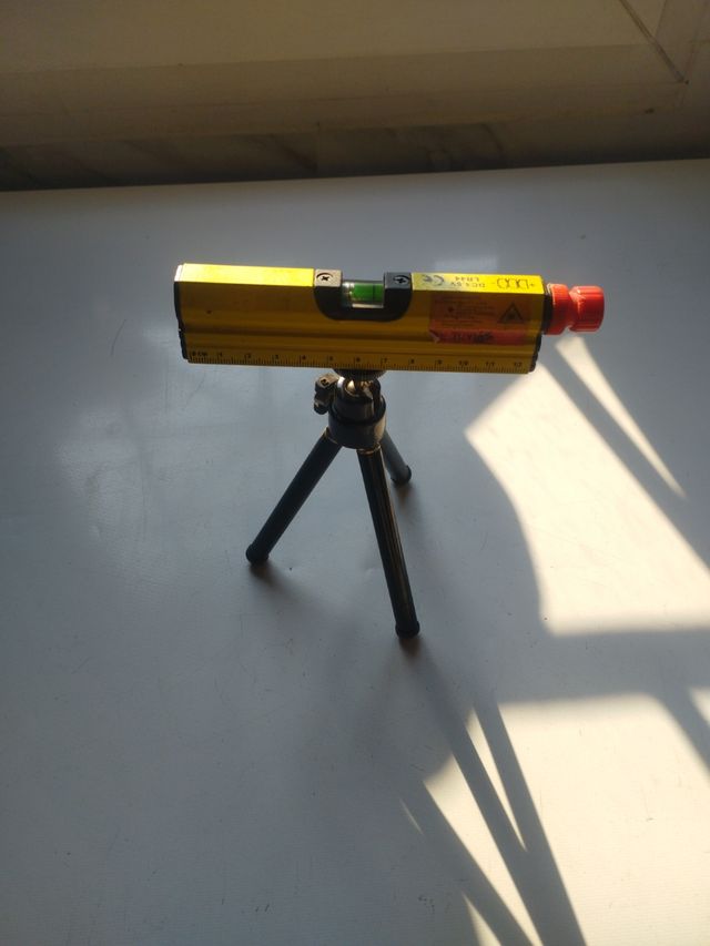 Mini nivel láser + trípode