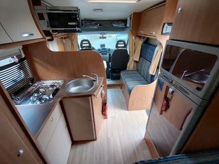 Autocaravana perfilada cama francesa chausson 2010