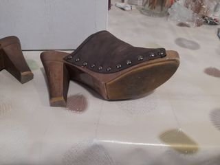 Zuecos Farasion marrones