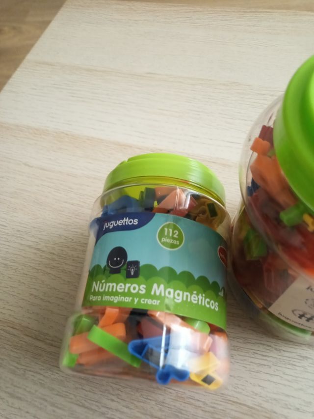 Letras y números magnéticos