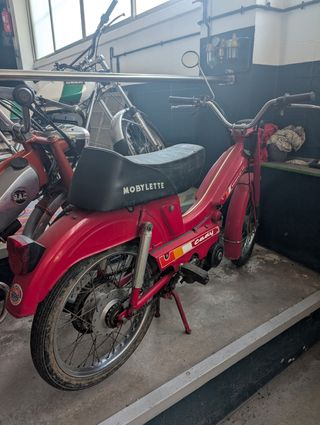 Lote 3 mobilette y una peugeot se venden juntas