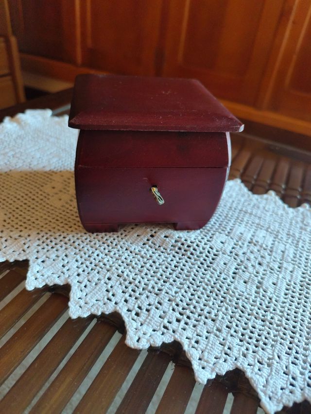 Cajita joyero madera artesana con llave