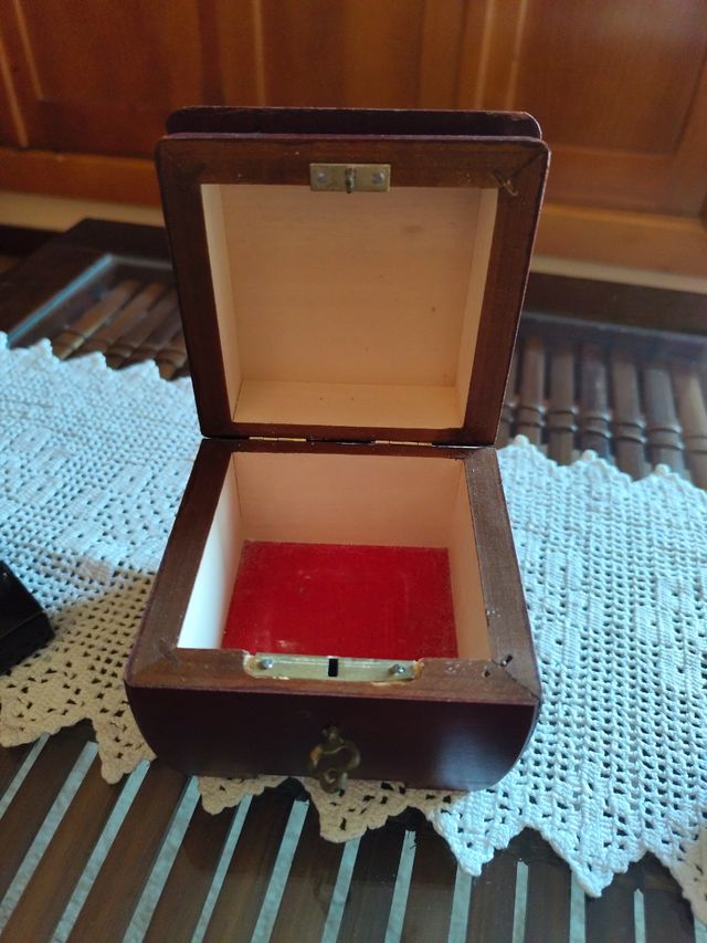 Cajita joyero madera artesana con llave