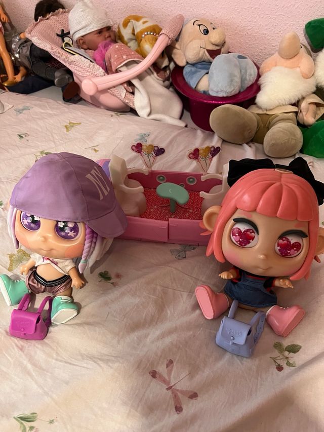 2 Muñecas Trotties + coche y accesorios