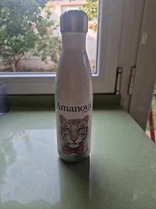 Botella de agua en acero inoxidable