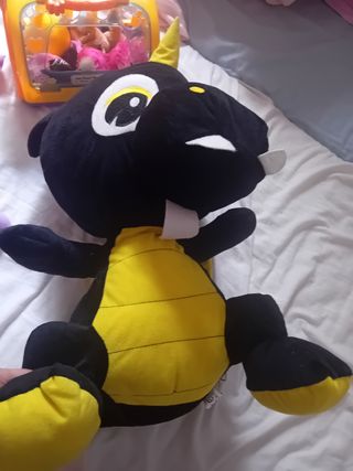 Dragoncito peluche grande negro-amarillo