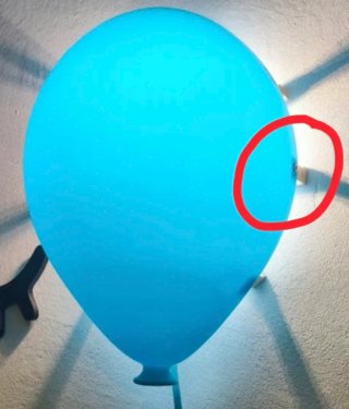Lámpara globo azul IKEA