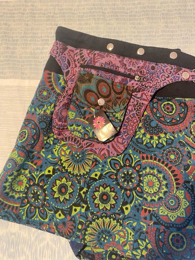 Vendo Falda estilo Nepali, reversible