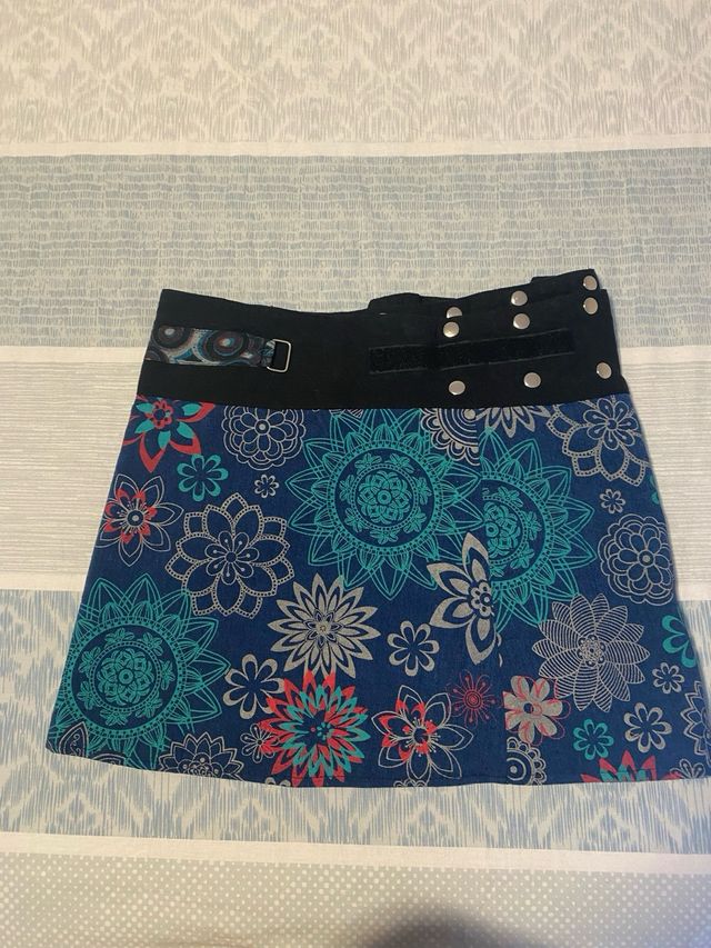 Vendo Falda estilo Nepali, reversible