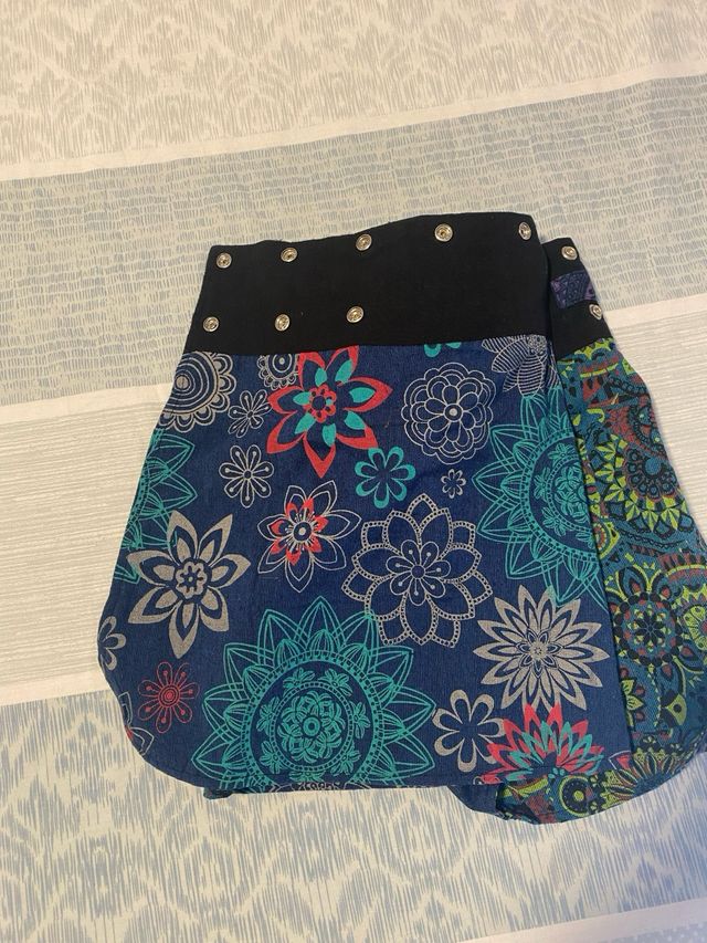 Vendo Falda estilo Nepali, reversible