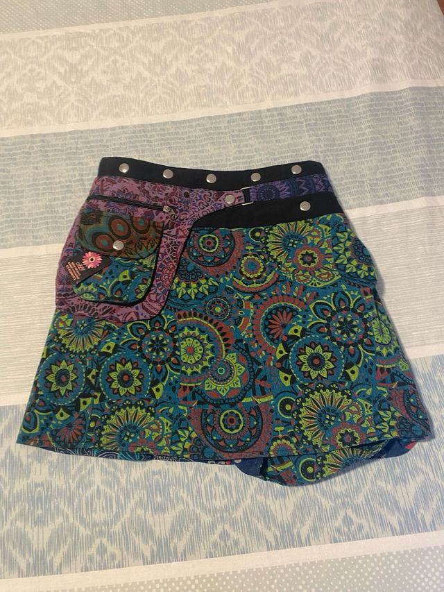 Vendo Falda estilo Nepali, reversible
