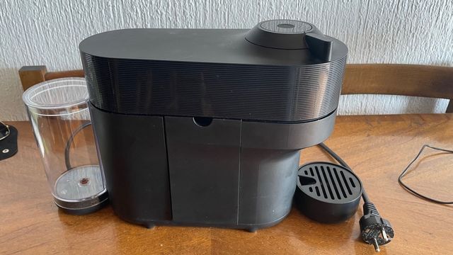 Cafetera Nespresso Vertuo Pop+ Negra