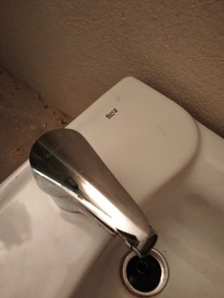 Bidet Roca porcelana blanco incluyó grifo