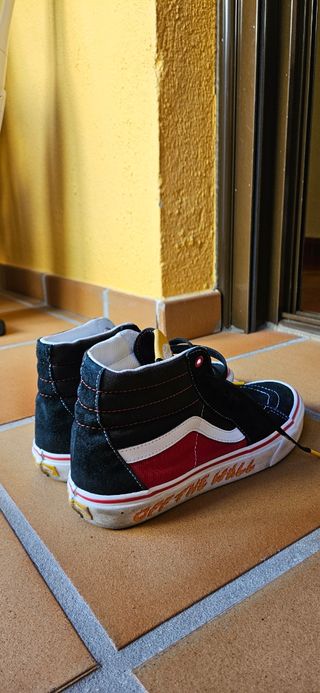 VANS Sk8-Hi Off The Wall