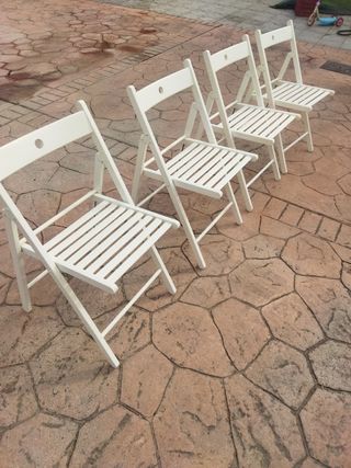 4 Sillas plegables blancas