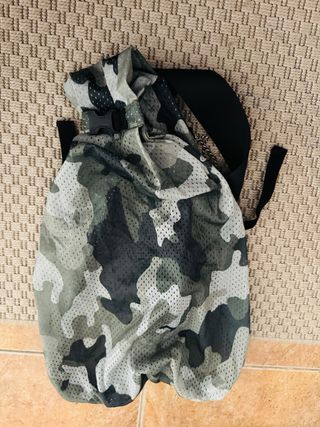 Mochila portabebés camuflaje