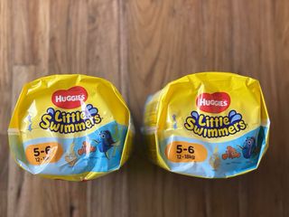 2 Pañales Huggies Little Swimmers 5-6