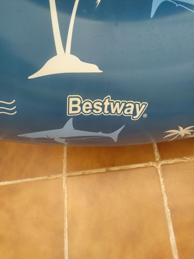 Flotador Bestway tiburones, hinchable