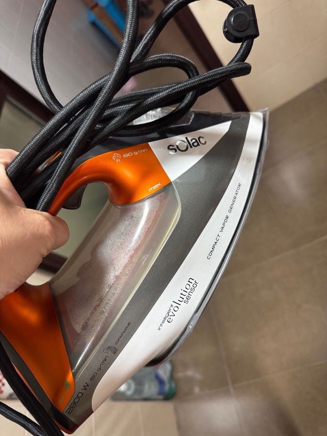 Ferro da stiro Solac senza caldaia