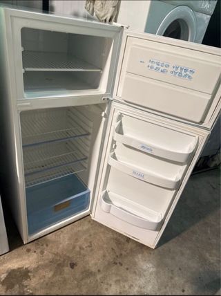 Nevera combi pequeña