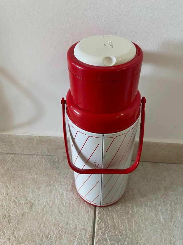 Termo Valira rojo y blanco