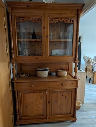 Mueble aparador antiguo de madera