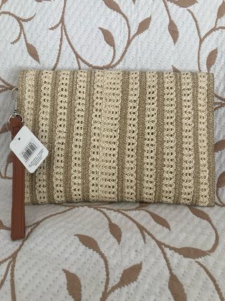 Bolso clutch beige y dorado
