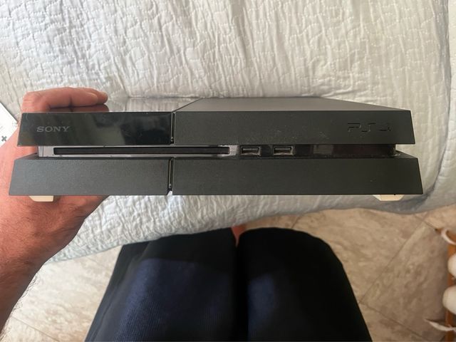 PS4 (PlayStation 4) 500GB - 2 Controller