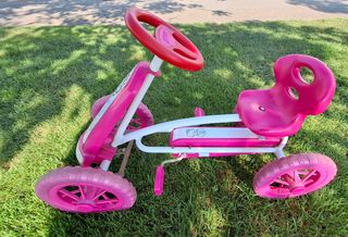 Coche pedales Hello Kitty