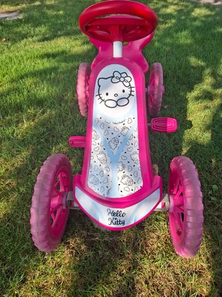 Coche pedales Hello Kitty
