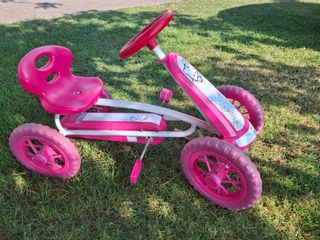 Coche pedales Hello Kitty