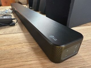 Barra de sonido Home cinema LG SN4R 4.1 de 420W