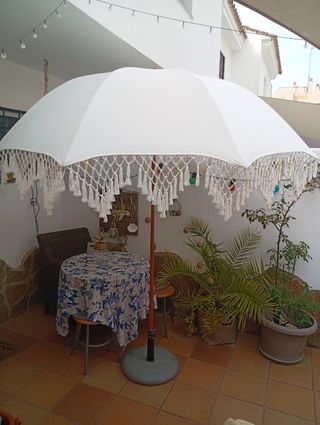 Sombrilla blanca grande tejida
