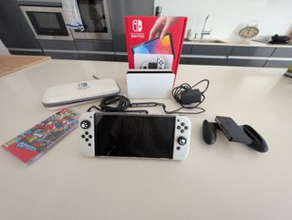 Nintendo Switch OLED Blanca + juego Mario odyssey 