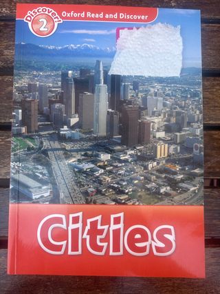 Cities (Oxford Read and Discover: Level 1)