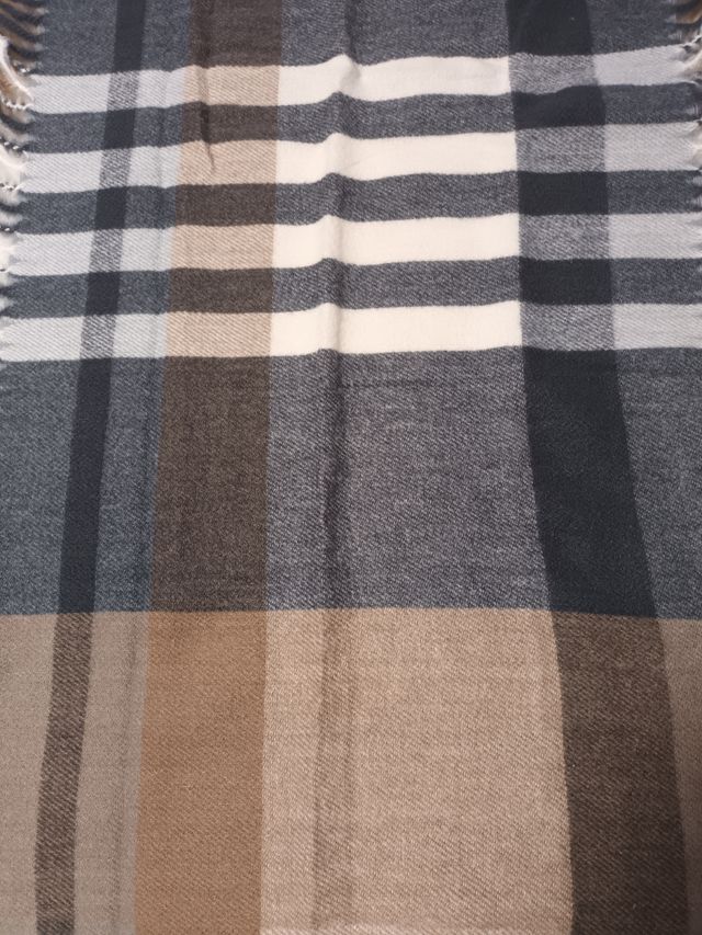 Bufanda cuadros marrón gris Stradivarius