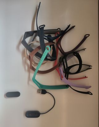 Xiaomi Mi band 4, incluye 10 correas y cargador