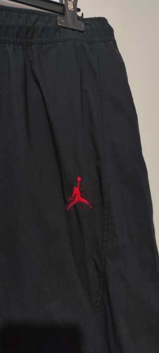 Pantalones largos Jordan. Parachute Nike Jordan.