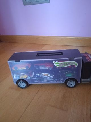 Camión Hot Wheels + 15 coches