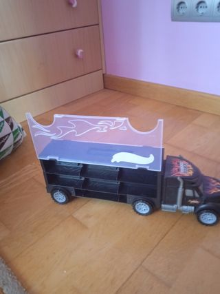 Camión Hot Wheels + 15 coches